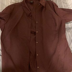 Worthington women’s blouse slightly used. Burgundy size 16